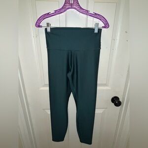 🧘🏽‍♀️ NWOT Alo Yoga High-Waist Airlift 7/8 Leggings - Sz Medium